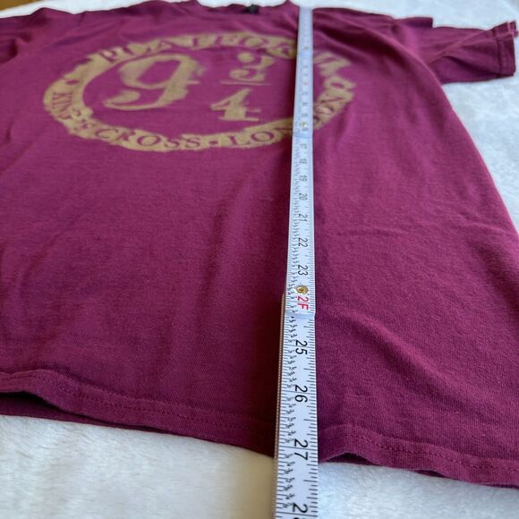 The Harry Potter Shop Shirt Adult Medium Red Platform 9 3/4 Graphic Tee Maroon - Picture 7 of 10